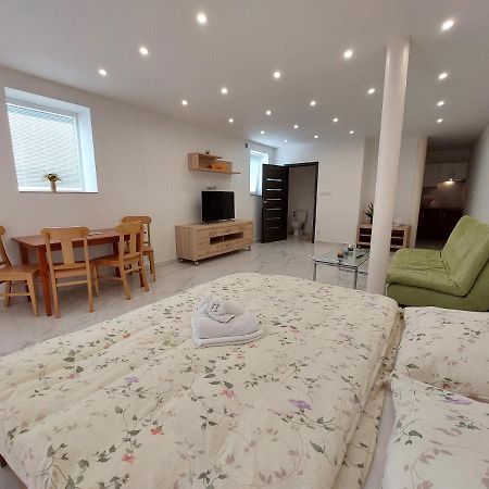 Vehlovice Apartments Mělník Екстериор снимка