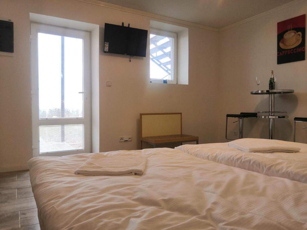 Vehlovice Apartments Mělník Екстериор снимка