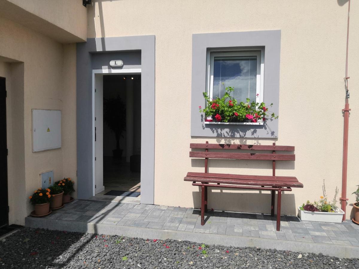 Vehlovice Apartments Mělník Екстериор снимка