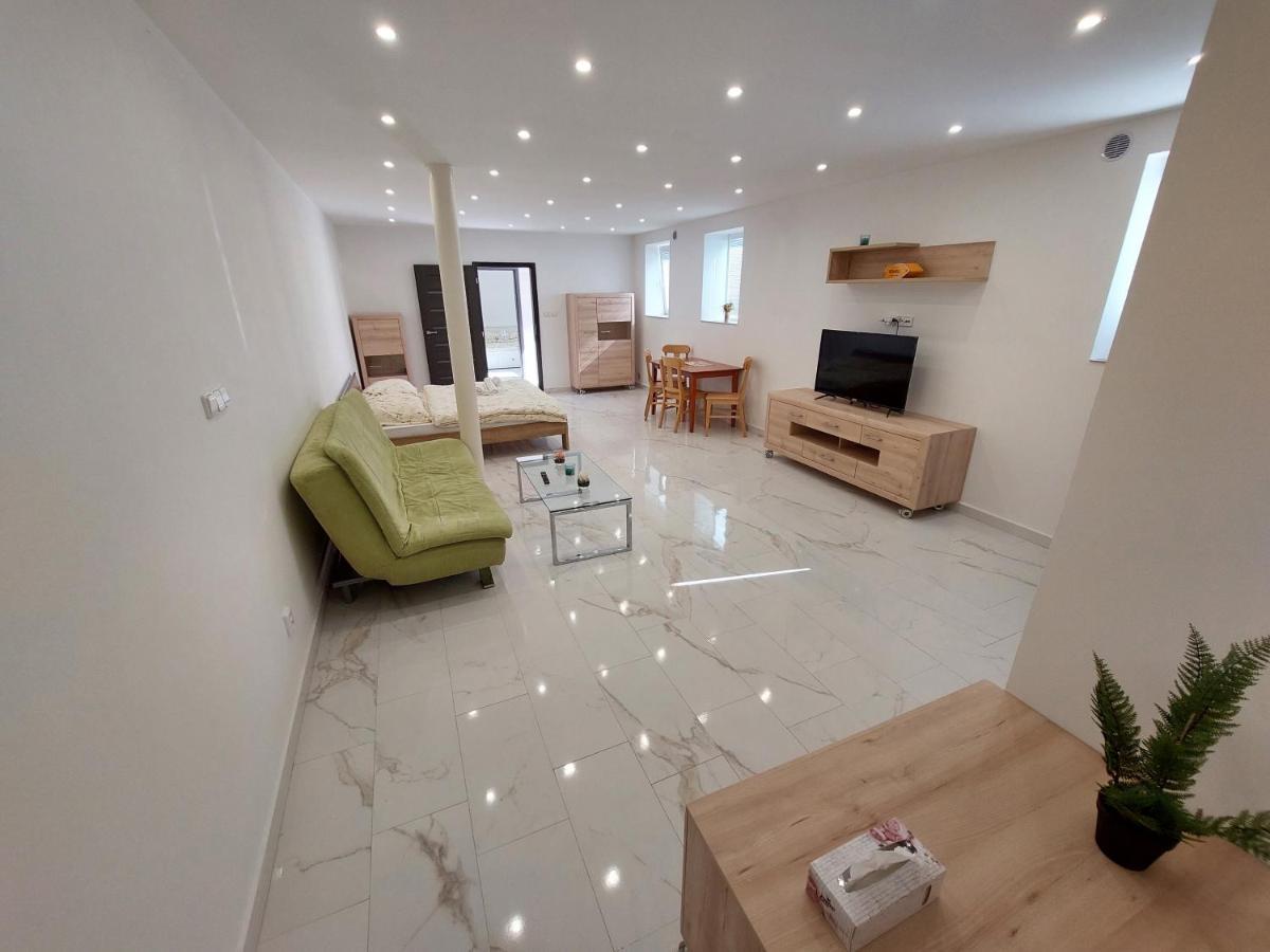 Vehlovice Apartments Mělník Екстериор снимка