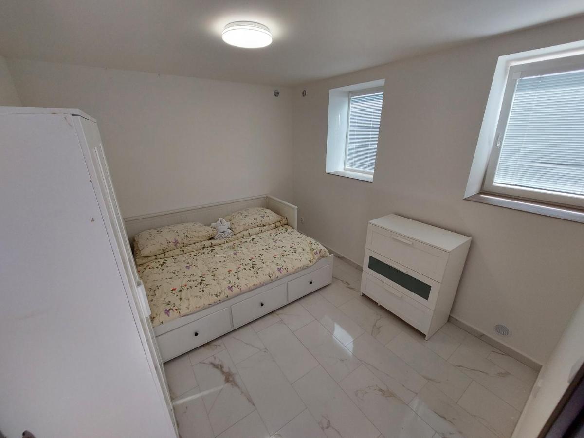 Vehlovice Apartments Mělník Екстериор снимка