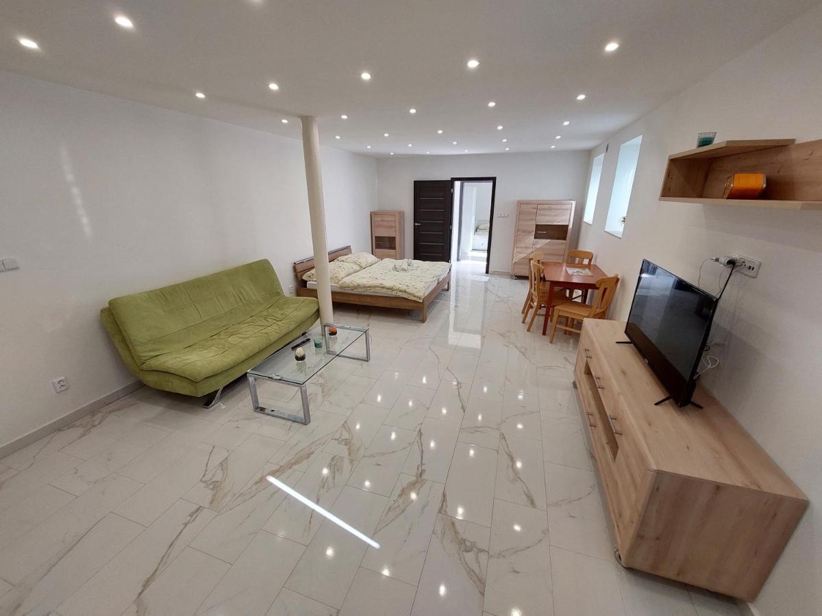 Vehlovice Apartments Mělník Екстериор снимка
