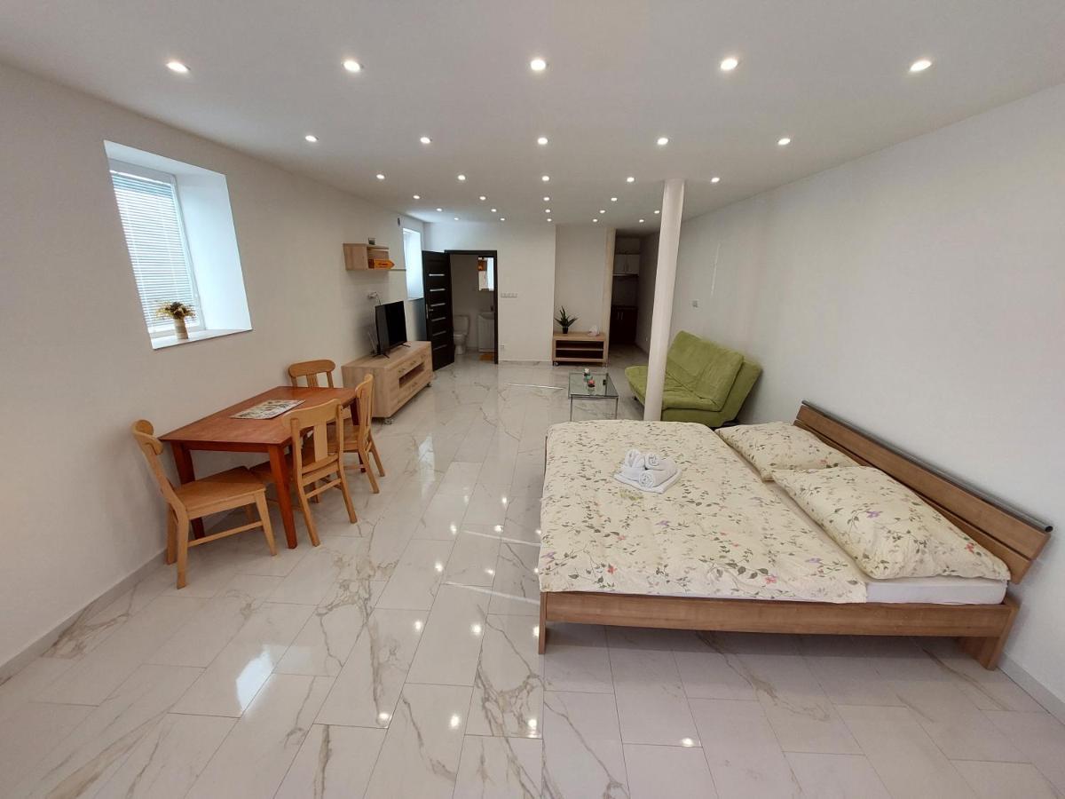 Vehlovice Apartments Mělník Екстериор снимка
